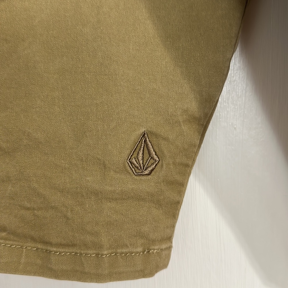 Volcom Khaki Drawstring Shorts Size Large - image 6